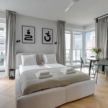 Blue Mandarin Marina Apartment