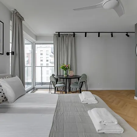 Blue Mandarin Marina Apartment