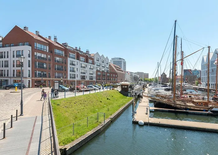 Blue Mandarin Marina